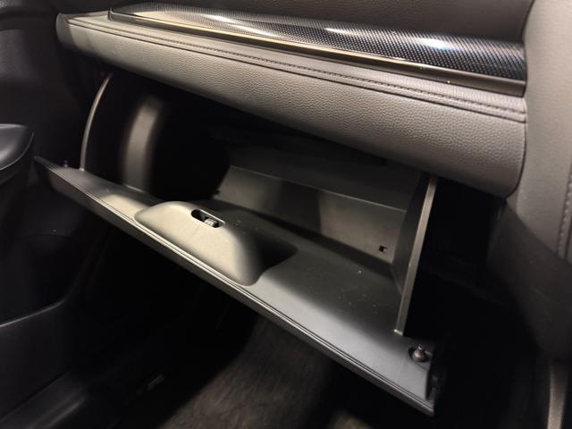 フィットハイブリッド Ｓパッケージ　デジタルインナーミラー　カロッツェリアナビ　ＥＴＣ　バックカメラ　クルーズコントロール　純正１６インチＡＷ　Ｂｌｕｅｔｏｏｔｈ　フルセグＴＶ　ＤＶＤ　ＣＤ　パドルシフト　ＬＥＤヘッドライト（61枚目）