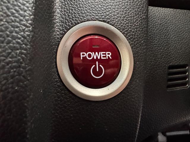 フィットハイブリッド Ｌパッケージ　純正ナビ　ＥＴＣ　バックカメラ　クルーズコントロール　ハーフレザーシート　Ｂｌｕｅｔｏｏｔｈ　テレビ　ＤＶＤ　ＣＤ　社外１５インチＡＷ　ＬＥＤヘッドライト　プッシュスタート　スマートキー（47枚目）