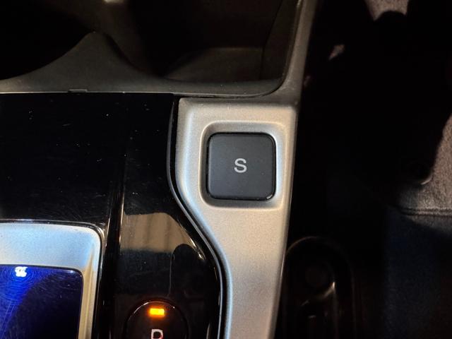 フィットハイブリッド Ｌパッケージ　純正ナビ　ＥＴＣ　バックカメラ　クルーズコントロール　ハーフレザーシート　Ｂｌｕｅｔｏｏｔｈ　テレビ　ＤＶＤ　ＣＤ　社外１５インチＡＷ　ＬＥＤヘッドライト　プッシュスタート　スマートキー（49枚目）