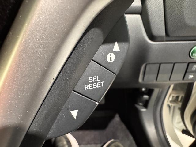 フィットハイブリッド Ｌパッケージ　純正ナビ　ＥＴＣ　バックカメラ　クルーズコントロール　ハーフレザーシート　Ｂｌｕｅｔｏｏｔｈ　テレビ　ＤＶＤ　ＣＤ　社外１５インチＡＷ　ＬＥＤヘッドライト　プッシュスタート　スマートキー（54枚目）