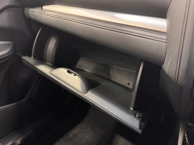 フィットハイブリッド Ｌパッケージ　純正ナビ　ＥＴＣ　バックカメラ　クルーズコントロール　ハーフレザーシート　Ｂｌｕｅｔｏｏｔｈ　テレビ　ＤＶＤ　ＣＤ　社外１５インチＡＷ　ＬＥＤヘッドライト　プッシュスタート　スマートキー（55枚目）