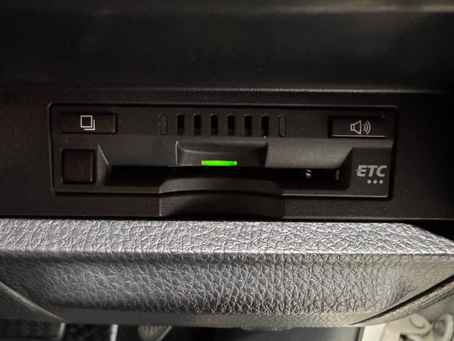 ヴォクシー ＺＳ　煌ＩＩ　ワンオーナー　社外ナビ　ＡＬＰＩＮＥフリップダウンモニター　両側Ｐスラドア　Ｂカメラ　ＥＴＣ　レーンアシスト　衝突軽減ブレーキ　純正１５インチＡＷ　ＬＥＤヘッドライト　Ｂｌｕｅｔｏｏｔｈ　Ｗエアコン（15枚目）