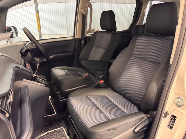 ヴォクシー ＺＳ　煌ＩＩ　ワンオーナー　社外ナビ　ＡＬＰＩＮＥフリップダウンモニター　両側Ｐスラドア　Ｂカメラ　ＥＴＣ　レーンアシスト　衝突軽減ブレーキ　純正１５インチＡＷ　ＬＥＤヘッドライト　Ｂｌｕｅｔｏｏｔｈ　Ｗエアコン（25枚目）