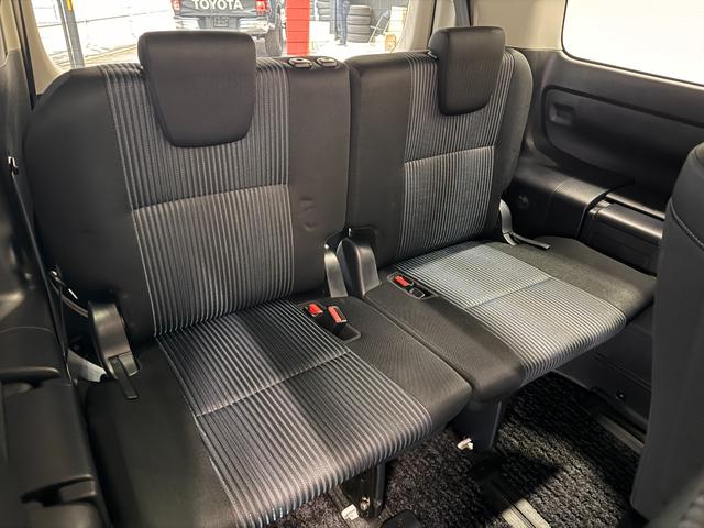 ヴォクシー ＺＳ　煌ＩＩ　ワンオーナー　社外ナビ　ＡＬＰＩＮＥフリップダウンモニター　両側Ｐスラドア　Ｂカメラ　ＥＴＣ　レーンアシスト　衝突軽減ブレーキ　純正１５インチＡＷ　ＬＥＤヘッドライト　Ｂｌｕｅｔｏｏｔｈ　Ｗエアコン（29枚目）