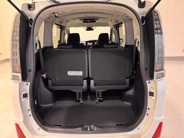 ヴォクシー ＺＳ　煌ＩＩ　ワンオーナー　社外ナビ　ＡＬＰＩＮＥフリップダウンモニター　両側Ｐスラドア　Ｂカメラ　ＥＴＣ　レーンアシスト　衝突軽減ブレーキ　純正１５インチＡＷ　ＬＥＤヘッドライト　Ｂｌｕｅｔｏｏｔｈ　Ｗエアコン（30枚目）