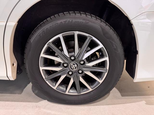 ヴォクシー ＺＳ　煌ＩＩ　ワンオーナー　社外ナビ　ＡＬＰＩＮＥフリップダウンモニター　両側Ｐスラドア　Ｂカメラ　ＥＴＣ　レーンアシスト　衝突軽減ブレーキ　純正１５インチＡＷ　ＬＥＤヘッドライト　Ｂｌｕｅｔｏｏｔｈ　Ｗエアコン（39枚目）