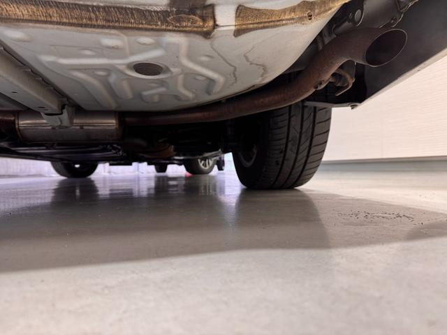 ヴォクシー ＺＳ　煌ＩＩ　ワンオーナー　社外ナビ　ＡＬＰＩＮＥフリップダウンモニター　両側Ｐスラドア　Ｂカメラ　ＥＴＣ　レーンアシスト　衝突軽減ブレーキ　純正１５インチＡＷ　ＬＥＤヘッドライト　Ｂｌｕｅｔｏｏｔｈ　Ｗエアコン（44枚目）