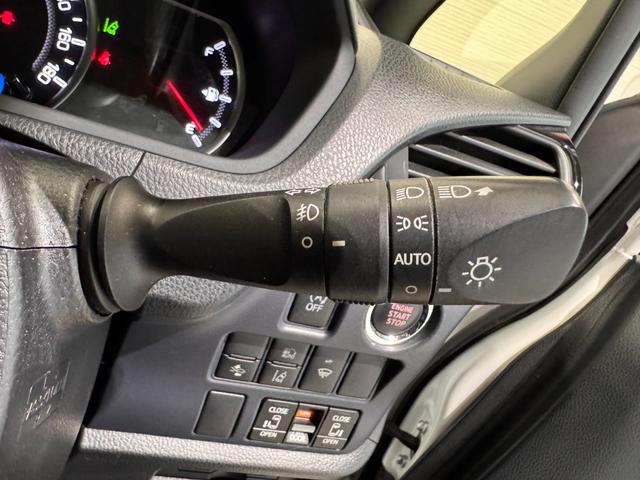 ヴォクシー ＺＳ　煌ＩＩ　ワンオーナー　社外ナビ　ＡＬＰＩＮＥフリップダウンモニター　両側Ｐスラドア　Ｂカメラ　ＥＴＣ　レーンアシスト　衝突軽減ブレーキ　純正１５インチＡＷ　ＬＥＤヘッドライト　Ｂｌｕｅｔｏｏｔｈ　Ｗエアコン（50枚目）