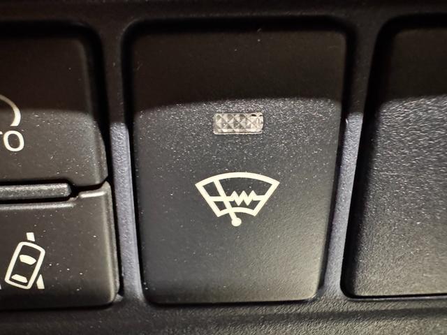 ヴォクシー ＺＳ　煌ＩＩ　ワンオーナー　社外ナビ　ＡＬＰＩＮＥフリップダウンモニター　両側Ｐスラドア　Ｂカメラ　ＥＴＣ　レーンアシスト　衝突軽減ブレーキ　純正１５インチＡＷ　ＬＥＤヘッドライト　Ｂｌｕｅｔｏｏｔｈ　Ｗエアコン（54枚目）