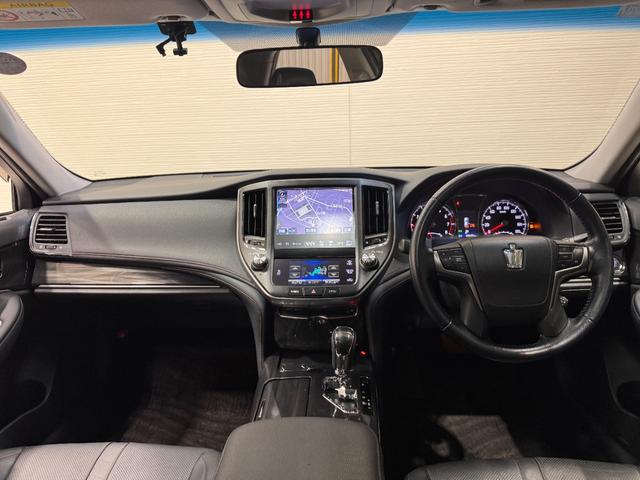 クラウン アスリートＳ　サンルーフ　シートヒーターベンチレーション　純正ナビ　Ｂカメラ　ＥＴＣ　パワーシート　純正１８インチＡＷ　Ｂｌｕｅｔｏｏｔｈ　フルセグＴＶ　ステアリングリモコン　プッシュスタート　スマートキー（2枚目）