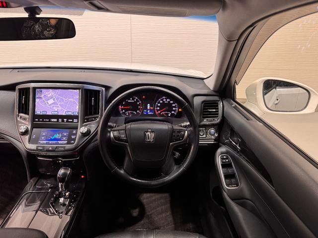 クラウン アスリートＳ　サンルーフ　シートヒーターベンチレーション　純正ナビ　Ｂカメラ　ＥＴＣ　パワーシート　純正１８インチＡＷ　Ｂｌｕｅｔｏｏｔｈ　フルセグＴＶ　ステアリングリモコン　プッシュスタート　スマートキー（25枚目）