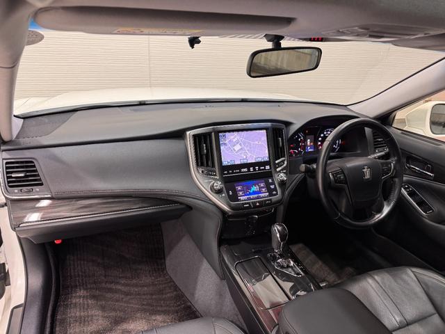 クラウン アスリートＳ　サンルーフ　シートヒーターベンチレーション　純正ナビ　Ｂカメラ　ＥＴＣ　パワーシート　純正１８インチＡＷ　Ｂｌｕｅｔｏｏｔｈ　フルセグＴＶ　ステアリングリモコン　プッシュスタート　スマートキー（27枚目）