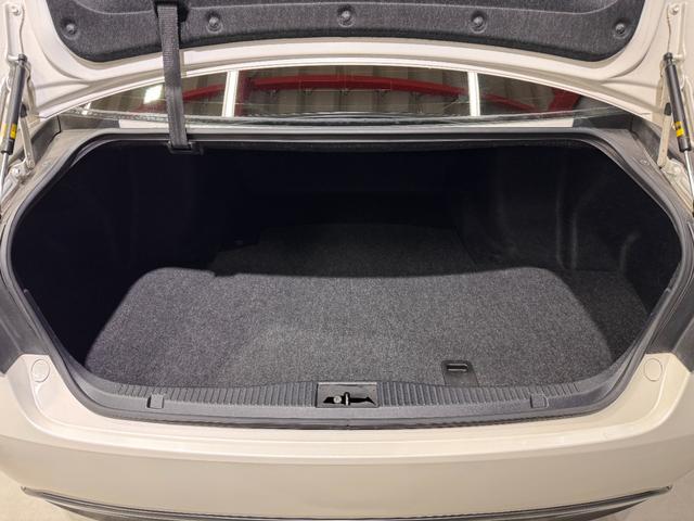 クラウン アスリートＳ　サンルーフ　シートヒーターベンチレーション　純正ナビ　Ｂカメラ　ＥＴＣ　パワーシート　純正１８インチＡＷ　Ｂｌｕｅｔｏｏｔｈ　フルセグＴＶ　ステアリングリモコン　プッシュスタート　スマートキー（30枚目）