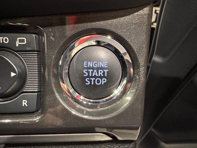 クラウン アスリートＳ　サンルーフ　シートヒーターベンチレーション　純正ナビ　Ｂカメラ　ＥＴＣ　パワーシート　純正１８インチＡＷ　Ｂｌｕｅｔｏｏｔｈ　フルセグＴＶ　ステアリングリモコン　プッシュスタート　スマートキー（53枚目）