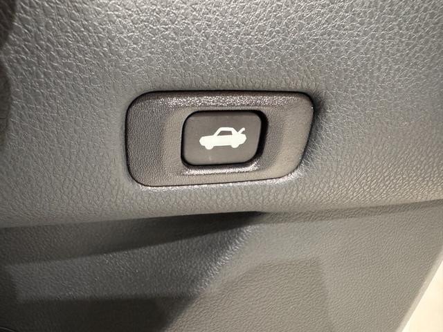 クラウン アスリートＳ　サンルーフ　シートヒーターベンチレーション　純正ナビ　Ｂカメラ　ＥＴＣ　パワーシート　純正１８インチＡＷ　Ｂｌｕｅｔｏｏｔｈ　フルセグＴＶ　ステアリングリモコン　プッシュスタート　スマートキー（63枚目）