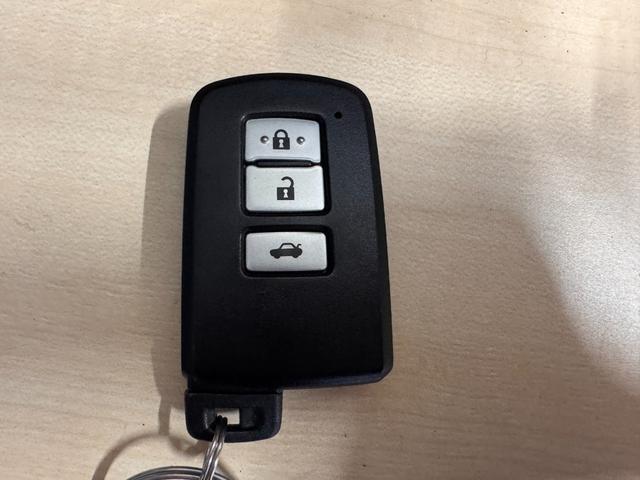 クラウン アスリートＳ　サンルーフ　シートヒーターベンチレーション　純正ナビ　Ｂカメラ　ＥＴＣ　パワーシート　純正１８インチＡＷ　Ｂｌｕｅｔｏｏｔｈ　フルセグＴＶ　ステアリングリモコン　プッシュスタート　スマートキー（69枚目）