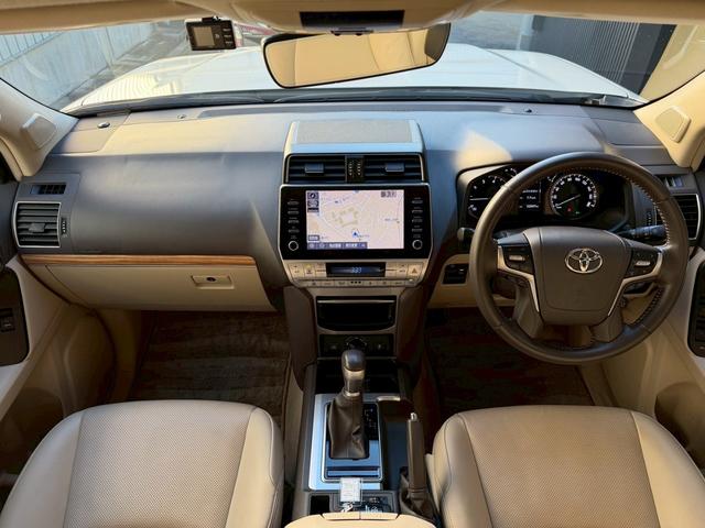 ランドクルーザープラド TX Lパッケージ ワンオーナー ベージュ革 全周囲カメラ ディスプレイオーディオ ナビキット シートヒーター/クーラー レーダークルーズ クリアランスソナー BSM ドライブレコーダー LEDヘッド 純正19インチAW(2枚目)