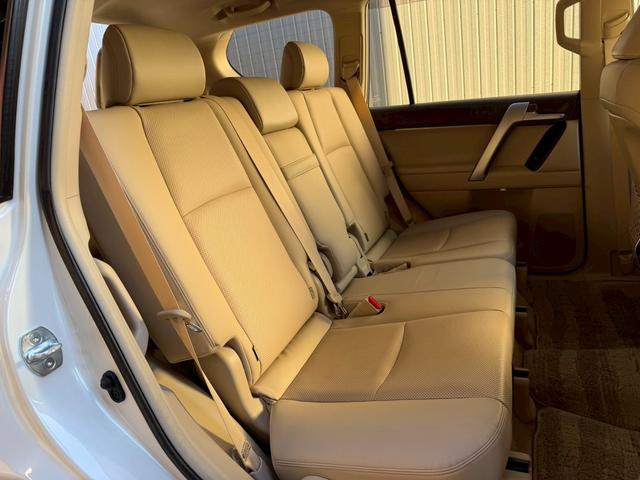 ランドクルーザープラド TX Lパッケージ ワンオーナー ベージュ革 全周囲カメラ ディスプレイオーディオ ナビキット シートヒーター/クーラー レーダークルーズ クリアランスソナー BSM ドライブレコーダー LEDヘッド 純正19インチAW(8枚目)
