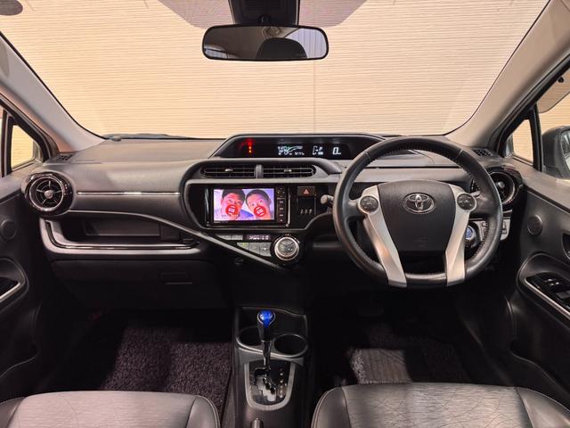 アクア Gブラックソフトレザーセレクション ナビ クルーズコントロール ETC Bカメラ レザーシート レーンアシスト 衝突軽減ブレーキ シートヒーター 純正15インチAW Bluetooth フルセグTV DVD CD 横滑り防止(2枚目)