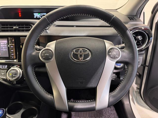 アクア Gブラックソフトレザーセレクション ナビ クルーズコントロール ETC Bカメラ レザーシート レーンアシスト 衝突軽減ブレーキ シートヒーター 純正15インチAW Bluetooth フルセグTV DVD CD 横滑り防止(7枚目)