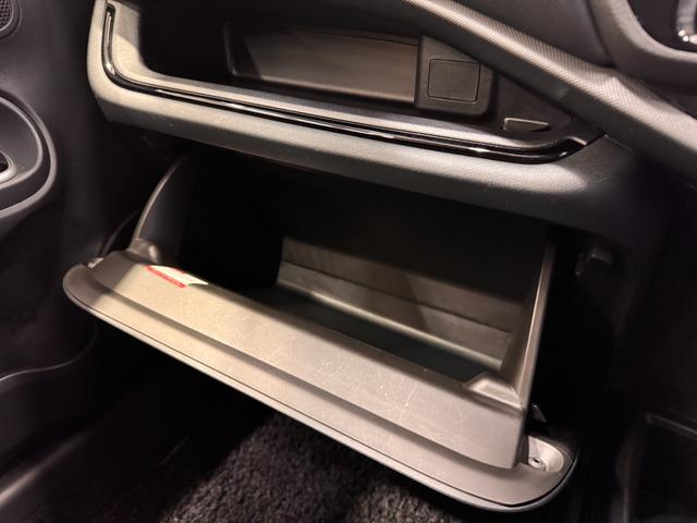 アクア Gブラックソフトレザーセレクション ナビ クルーズコントロール ETC Bカメラ レザーシート レーンアシスト 衝突軽減ブレーキ シートヒーター 純正15インチAW Bluetooth フルセグTV DVD CD 横滑り防止(59枚目)