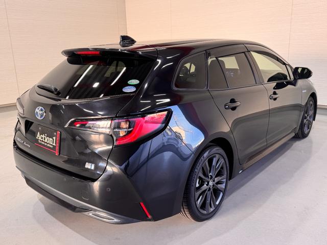 カローラツーリング ハイブリッド　ダブルバイビー　純正ナビ　ＥＴＣ　Ｂカメラ　アダプティブクルーズコントロール　クリアランスソナー　シートヒーター　ステアリングヒーター　レーンアシスト　衝突軽減ブレーキ　ハーフレザー　ＢＴ　純正１７インチＡＷ（6枚目）