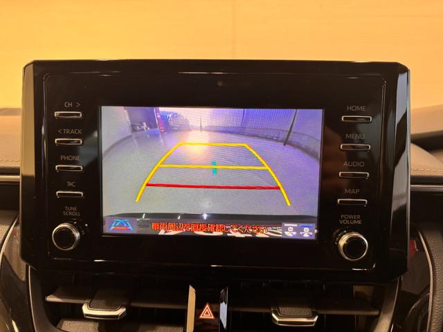 カローラツーリング ハイブリッド　ダブルバイビー　純正ナビ　ＥＴＣ　Ｂカメラ　アダプティブクルーズコントロール　クリアランスソナー　シートヒーター　ステアリングヒーター　レーンアシスト　衝突軽減ブレーキ　ハーフレザー　ＢＴ　純正１７インチＡＷ（9枚目）