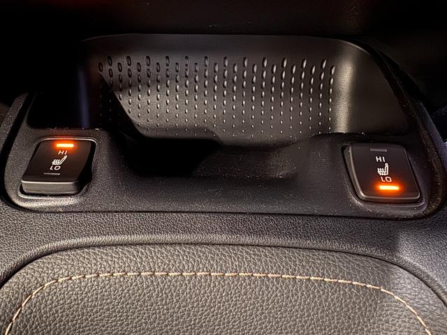 カローラツーリング ハイブリッド　ダブルバイビー　純正ナビ　ＥＴＣ　Ｂカメラ　アダプティブクルーズコントロール　クリアランスソナー　シートヒーター　ステアリングヒーター　レーンアシスト　衝突軽減ブレーキ　ハーフレザー　ＢＴ　純正１７インチＡＷ（19枚目）