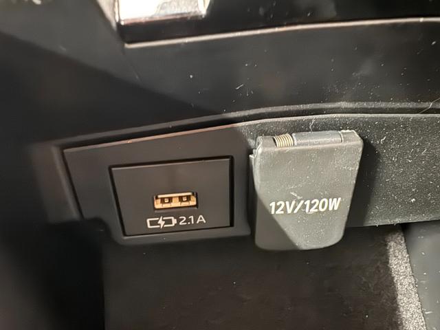 カローラツーリング ハイブリッド　ダブルバイビー　純正ナビ　ＥＴＣ　Ｂカメラ　アダプティブクルーズコントロール　クリアランスソナー　シートヒーター　ステアリングヒーター　レーンアシスト　衝突軽減ブレーキ　ハーフレザー　ＢＴ　純正１７インチＡＷ（23枚目）