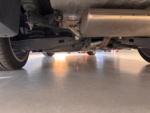 カローラツーリング ハイブリッド　ダブルバイビー　純正ナビ　ＥＴＣ　Ｂカメラ　アダプティブクルーズコントロール　クリアランスソナー　シートヒーター　ステアリングヒーター　レーンアシスト　衝突軽減ブレーキ　ハーフレザー　ＢＴ　純正１７インチＡＷ（47枚目）