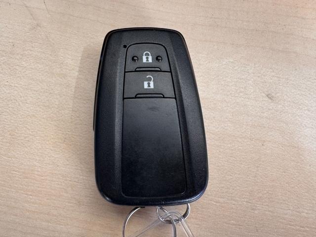 カローラツーリング ハイブリッド　ダブルバイビー　純正ナビ　ＥＴＣ　Ｂカメラ　アダプティブクルーズコントロール　クリアランスソナー　シートヒーター　ステアリングヒーター　レーンアシスト　衝突軽減ブレーキ　ハーフレザー　ＢＴ　純正１７インチＡＷ（69枚目）