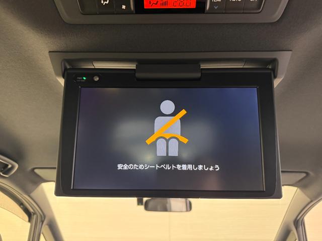 ノア ハイブリッドＳｉ　ダブルバイビーＩＩ　純正９インチナビ　フリップダウンモニター　両側Ｐスラドア　クリアランスソナー　クルコン　ＥＴＣ　Ｂカメラ　シートヒーター　ドラレコ　ハーフレザー　純正１６インチＡＷ　レーンアシスト　衝突軽減ブレーキ（7枚目）