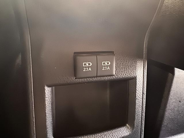 ノア ハイブリッドＳｉ　ダブルバイビーＩＩ　純正９インチナビ　フリップダウンモニター　両側Ｐスラドア　クリアランスソナー　クルコン　ＥＴＣ　Ｂカメラ　シートヒーター　ドラレコ　ハーフレザー　純正１６インチＡＷ　レーンアシスト　衝突軽減ブレーキ（24枚目）