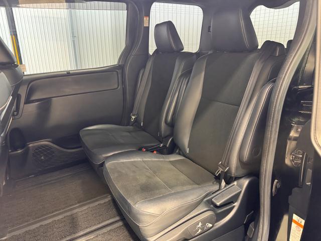 ノア ハイブリッドＳｉ　ダブルバイビーＩＩ　純正９インチナビ　フリップダウンモニター　両側Ｐスラドア　クリアランスソナー　クルコン　ＥＴＣ　Ｂカメラ　シートヒーター　ドラレコ　ハーフレザー　純正１６インチＡＷ　レーンアシスト　衝突軽減ブレーキ（36枚目）