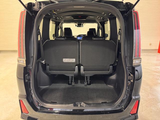 ノア ハイブリッドＳｉ　ダブルバイビーＩＩ　純正９インチナビ　フリップダウンモニター　両側Ｐスラドア　クリアランスソナー　クルコン　ＥＴＣ　Ｂカメラ　シートヒーター　ドラレコ　ハーフレザー　純正１６インチＡＷ　レーンアシスト　衝突軽減ブレーキ（38枚目）