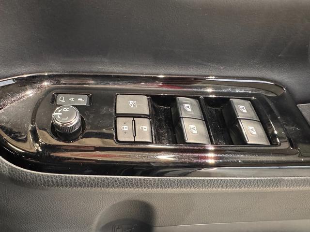 ノア ハイブリッドＳｉ　ダブルバイビーＩＩ　純正９インチナビ　フリップダウンモニター　両側Ｐスラドア　クリアランスソナー　クルコン　ＥＴＣ　Ｂカメラ　シートヒーター　ドラレコ　ハーフレザー　純正１６インチＡＷ　レーンアシスト　衝突軽減ブレーキ（53枚目）