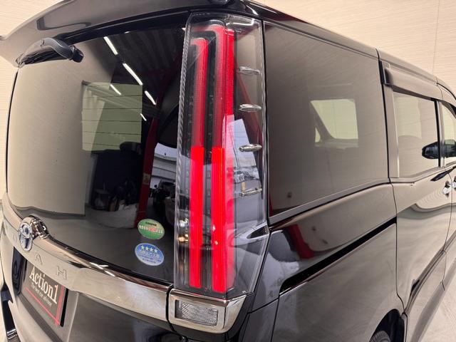 ノア ハイブリッドＳｉ　ダブルバイビーＩＩ　純正９インチナビ　フリップダウンモニター　両側Ｐスラドア　クリアランスソナー　クルコン　ＥＴＣ　Ｂカメラ　シートヒーター　ドラレコ　ハーフレザー　純正１６インチＡＷ　レーンアシスト　衝突軽減ブレーキ（66枚目）