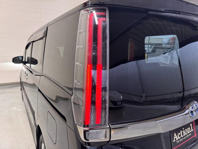 ノア ハイブリッドＳｉ　ダブルバイビーＩＩ　純正９インチナビ　フリップダウンモニター　両側Ｐスラドア　クリアランスソナー　クルコン　ＥＴＣ　Ｂカメラ　シートヒーター　ドラレコ　ハーフレザー　純正１６インチＡＷ　レーンアシスト　衝突軽減ブレーキ（67枚目）