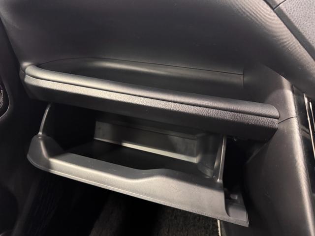 ノア ハイブリッドＳｉ　ダブルバイビーＩＩ　純正９インチナビ　フリップダウンモニター　両側Ｐスラドア　クリアランスソナー　クルコン　ＥＴＣ　Ｂカメラ　シートヒーター　ドラレコ　ハーフレザー　純正１６インチＡＷ　レーンアシスト　衝突軽減ブレーキ（69枚目）