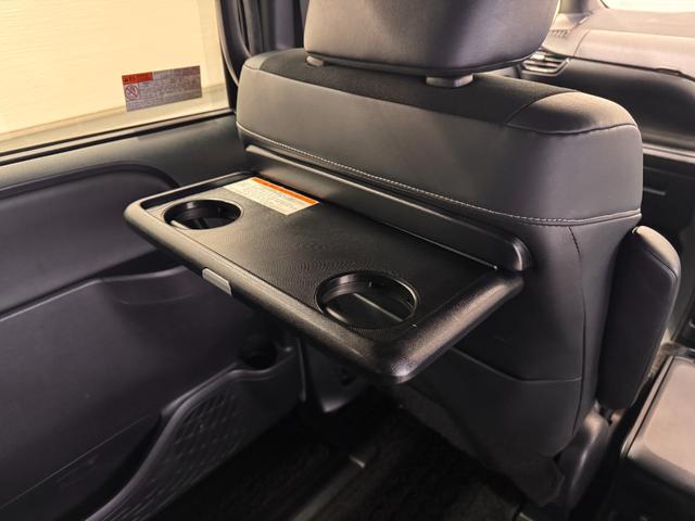 ノア ハイブリッドＳｉ　ダブルバイビーＩＩ　純正９インチナビ　フリップダウンモニター　両側Ｐスラドア　クリアランスソナー　クルコン　ＥＴＣ　Ｂカメラ　シートヒーター　ドラレコ　ハーフレザー　純正１６インチＡＷ　レーンアシスト　衝突軽減ブレーキ（70枚目）