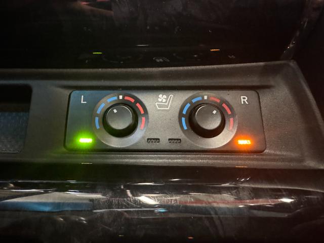 アルファード ２．５Ｓ　Ｃパッケージ　サンルーフ　純正ナビ　シートヒーターベンチレーション　デジタルインナーミラー　ＢＳＭ　クリアランスソナー　ＥＴＣ　Ｂカメラ　アダプティブクルコン　両側Ｐスラドア　レーンアシスト　　純正１８インチＡＷ（19枚目）