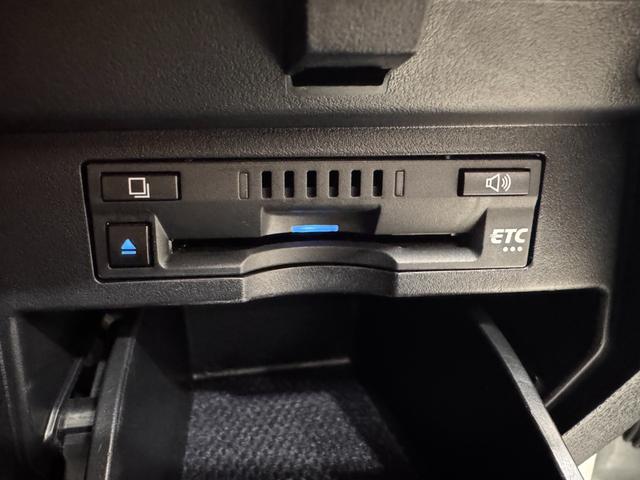 アルファード ２．５Ｓ　Ｃパッケージ　サンルーフ　純正ナビ　シートヒーターベンチレーション　デジタルインナーミラー　ＢＳＭ　クリアランスソナー　ＥＴＣ　Ｂカメラ　アダプティブクルコン　両側Ｐスラドア　レーンアシスト　　純正１８インチＡＷ（22枚目）