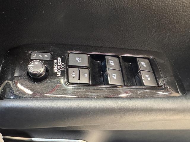 アルファード ２．５Ｓ　Ｃパッケージ　サンルーフ　純正ナビ　シートヒーターベンチレーション　デジタルインナーミラー　ＢＳＭ　クリアランスソナー　ＥＴＣ　Ｂカメラ　アダプティブクルコン　両側Ｐスラドア　レーンアシスト　　純正１８インチＡＷ（59枚目）