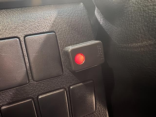 アルファード ２．５Ｓ　Ｃパッケージ　サンルーフ　純正ナビ　シートヒーターベンチレーション　デジタルインナーミラー　ＢＳＭ　クリアランスソナー　ＥＴＣ　Ｂカメラ　アダプティブクルコン　両側Ｐスラドア　レーンアシスト　　純正１８インチＡＷ（69枚目）