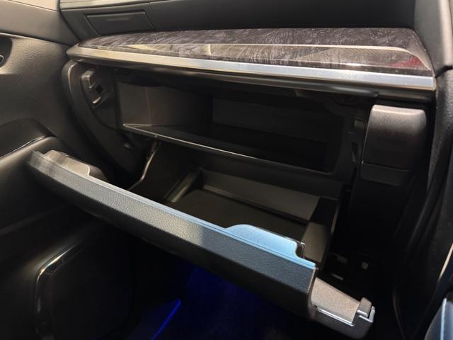 アルファード ２．５Ｓ　Ｃパッケージ　サンルーフ　純正ナビ　シートヒーターベンチレーション　デジタルインナーミラー　ＢＳＭ　クリアランスソナー　ＥＴＣ　Ｂカメラ　アダプティブクルコン　両側Ｐスラドア　レーンアシスト　　純正１８インチＡＷ（73枚目）