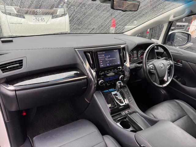 アルファード ２．５Ｓ　Ｃパッケージ　サンルーフ　純正ナビ　シートヒーターベンチレーション　デジタルインナーミラー　ＢＳＭ　クリアランスソナー　ＥＴＣ　Ｂカメラ　アダプティブクルコン　両側Ｐスラドア　レーンアシスト　　純正１８インチＡＷ（77枚目）