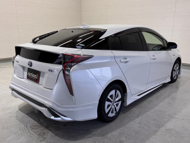 プリウス Ｓセーフティプラス　デイライト付きフルエアロ　純正ナビ　アダプティブクルコン　ＥＴＣ　Ｂカメラ　クリアランスソナー　ドライブレコーダー　レーンアシスト　パーキングアシスト　衝突軽減ブレーキ　純正１５インチＡＷ（6枚目）