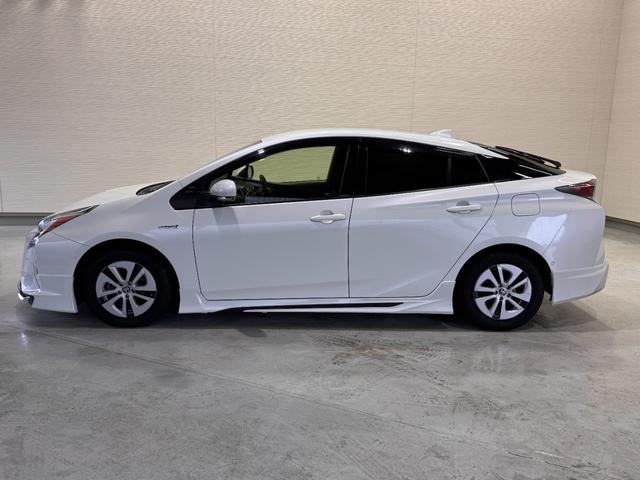 プリウス Ｓセーフティプラス　デイライト付きフルエアロ　純正ナビ　アダプティブクルコン　ＥＴＣ　Ｂカメラ　クリアランスソナー　ドライブレコーダー　レーンアシスト　パーキングアシスト　衝突軽減ブレーキ　純正１５インチＡＷ（22枚目）