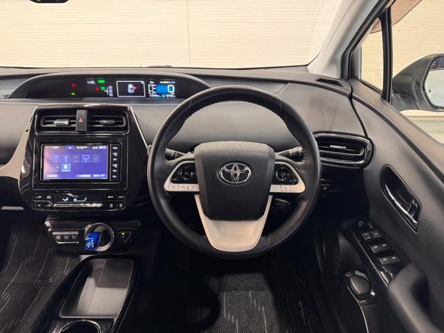 プリウス Ｓセーフティプラス　デイライト付きフルエアロ　純正ナビ　アダプティブクルコン　ＥＴＣ　Ｂカメラ　クリアランスソナー　ドライブレコーダー　レーンアシスト　パーキングアシスト　衝突軽減ブレーキ　純正１５インチＡＷ（26枚目）