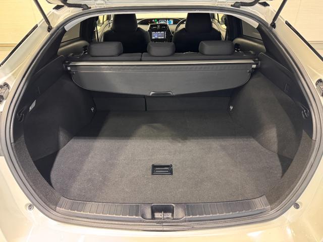 プリウス Ｓセーフティプラス　デイライト付きフルエアロ　純正ナビ　アダプティブクルコン　ＥＴＣ　Ｂカメラ　クリアランスソナー　ドライブレコーダー　レーンアシスト　パーキングアシスト　衝突軽減ブレーキ　純正１５インチＡＷ（32枚目）